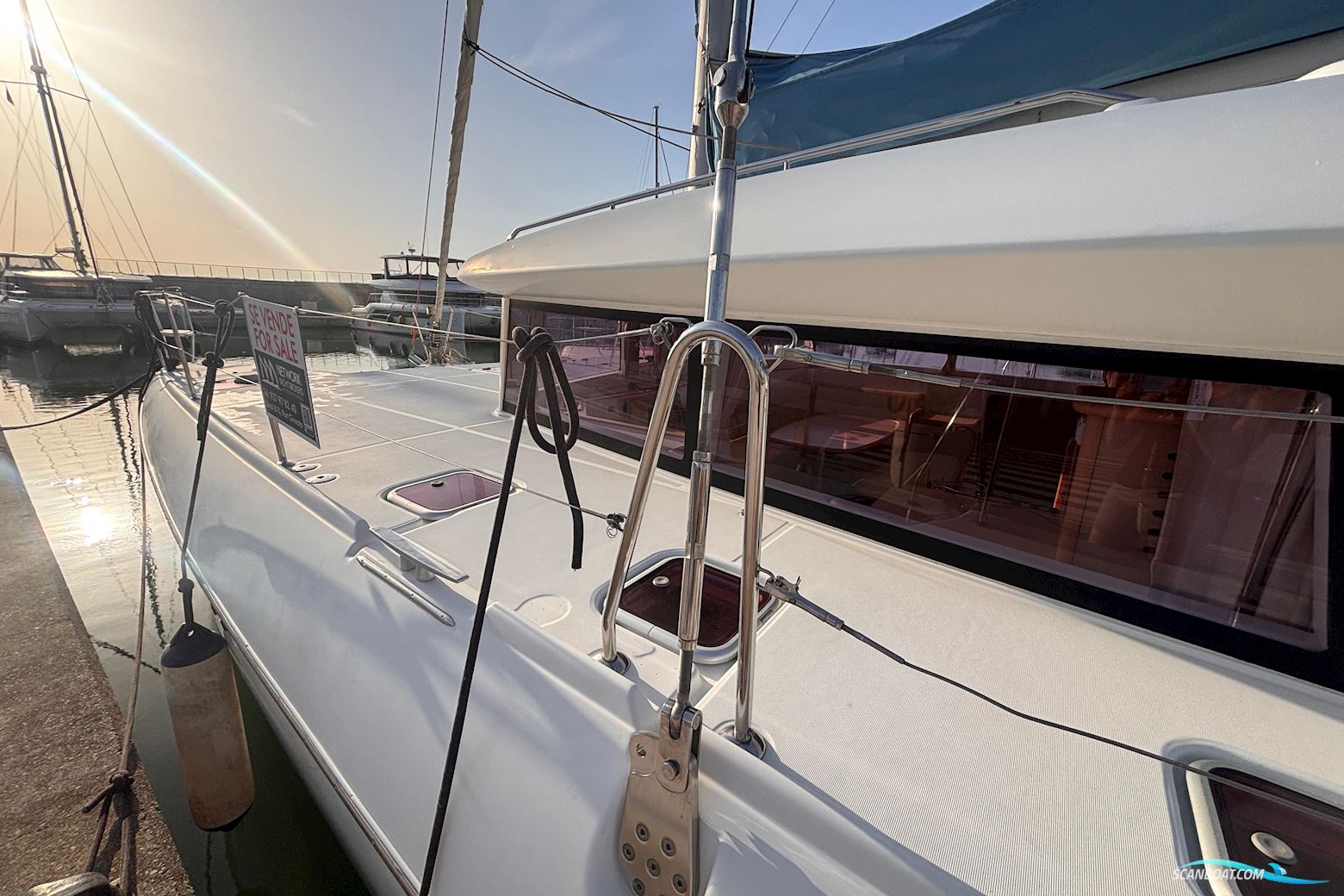 Lagoon 421