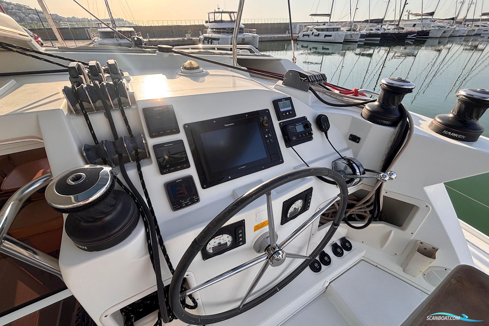 Lagoon 421