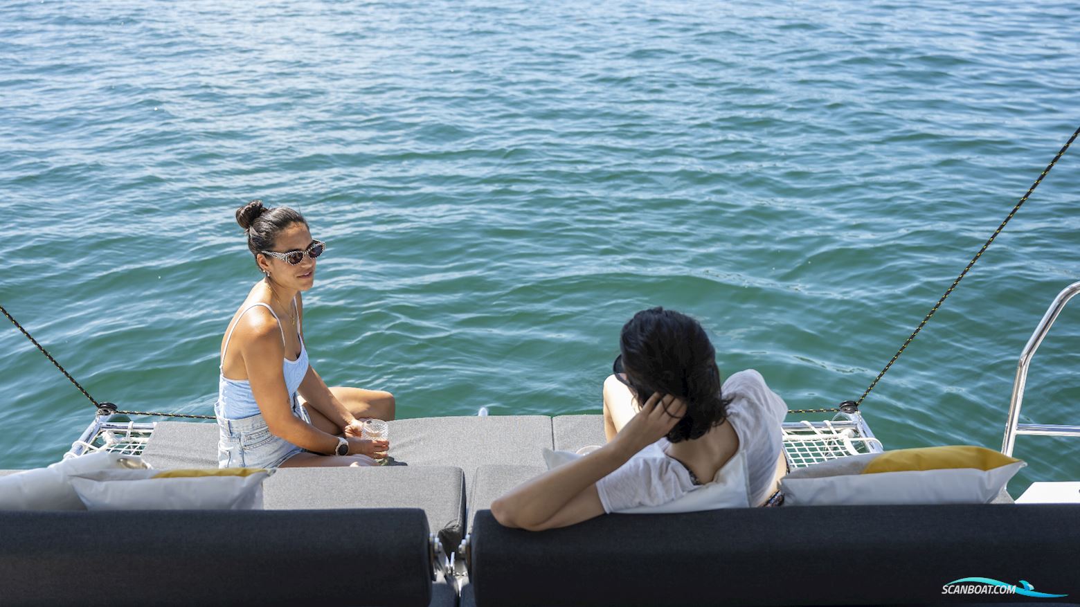 Lagoon 43