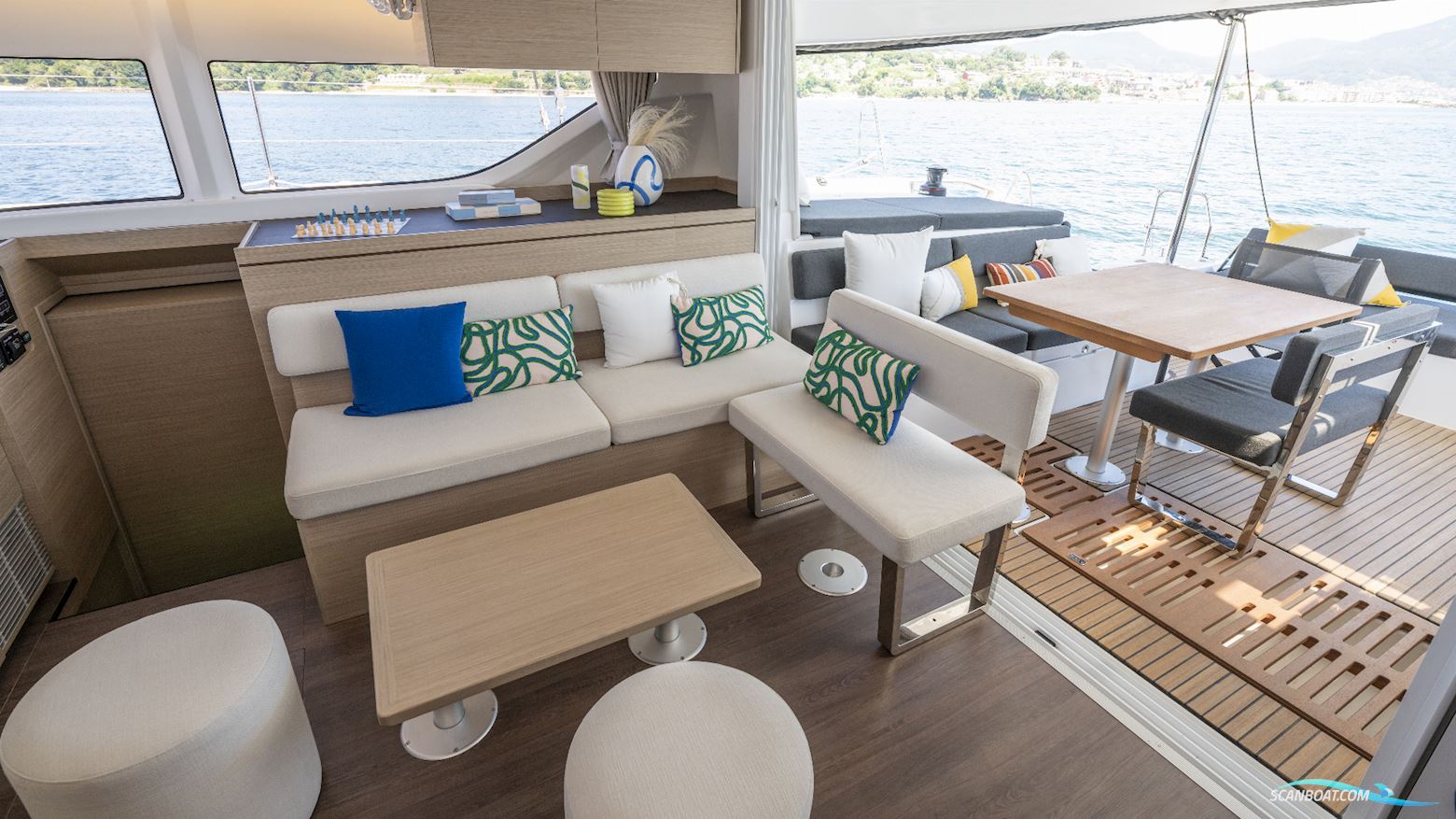Lagoon 43