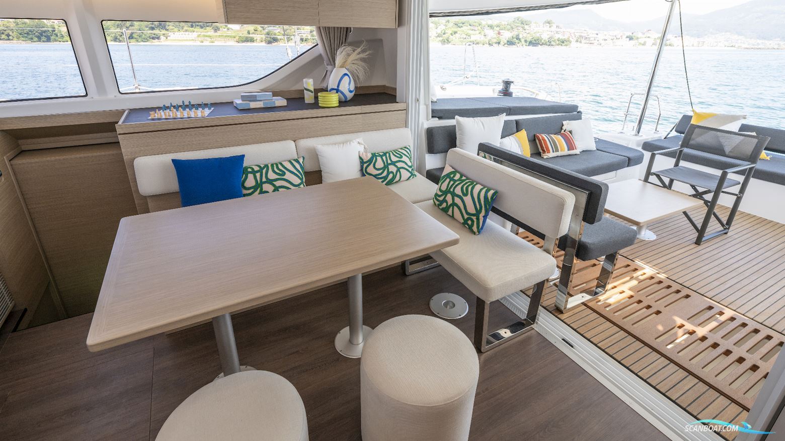 Lagoon 43