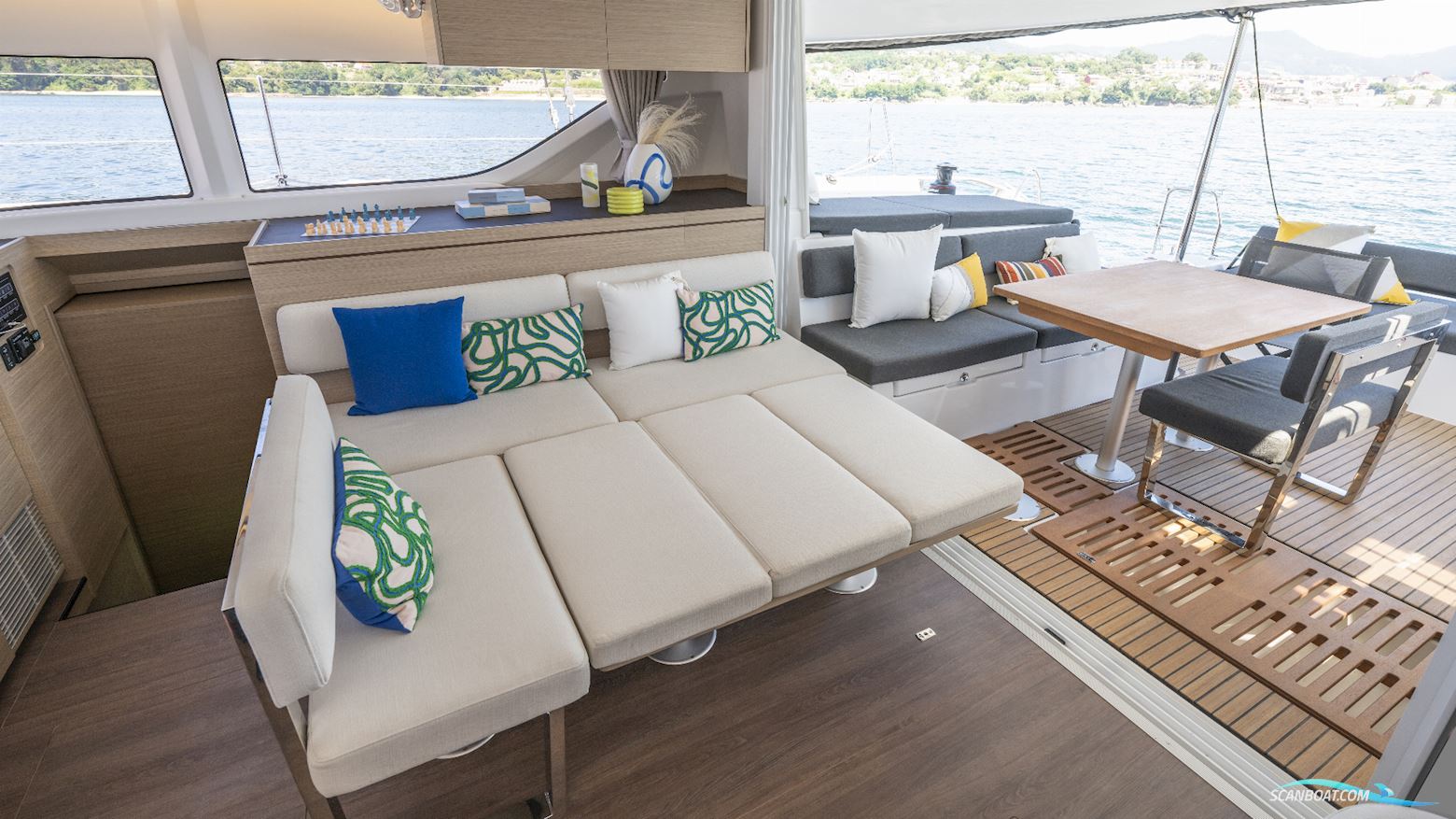 Lagoon 43