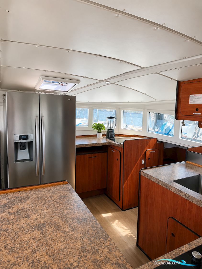 Lagoon 570