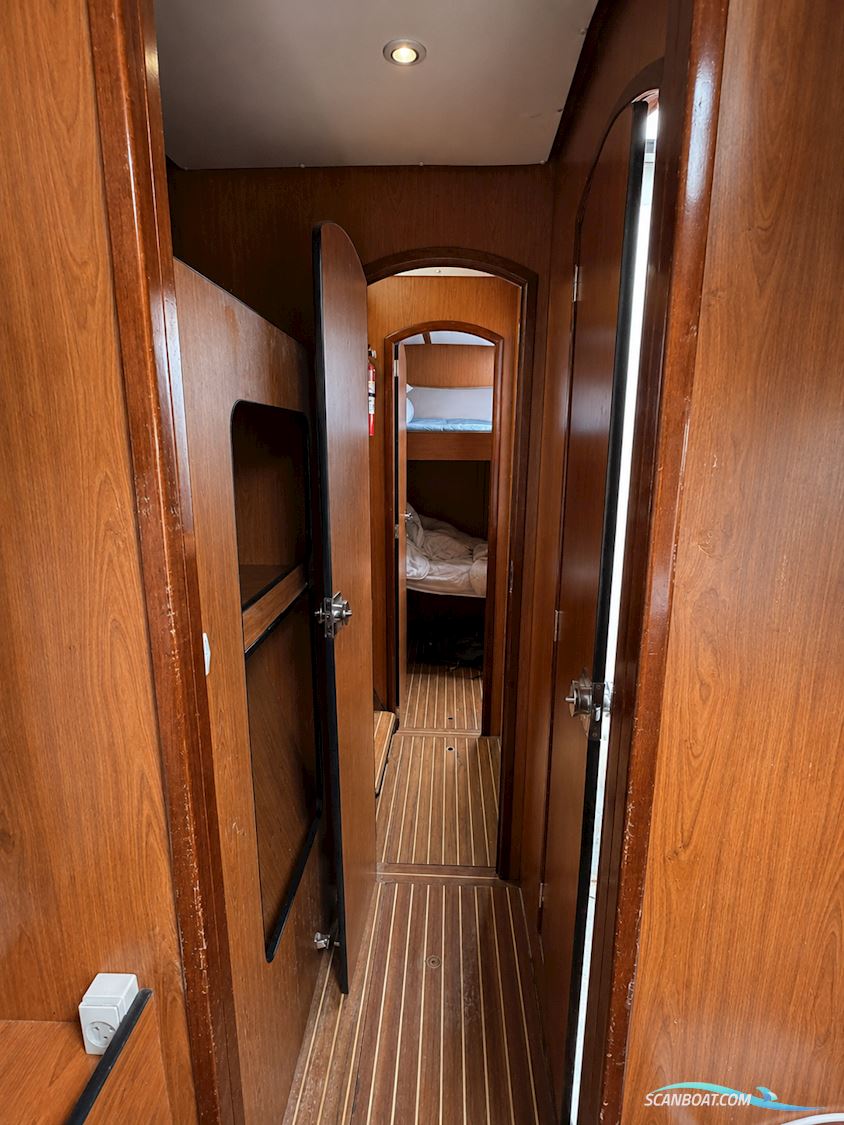 Lagoon 570