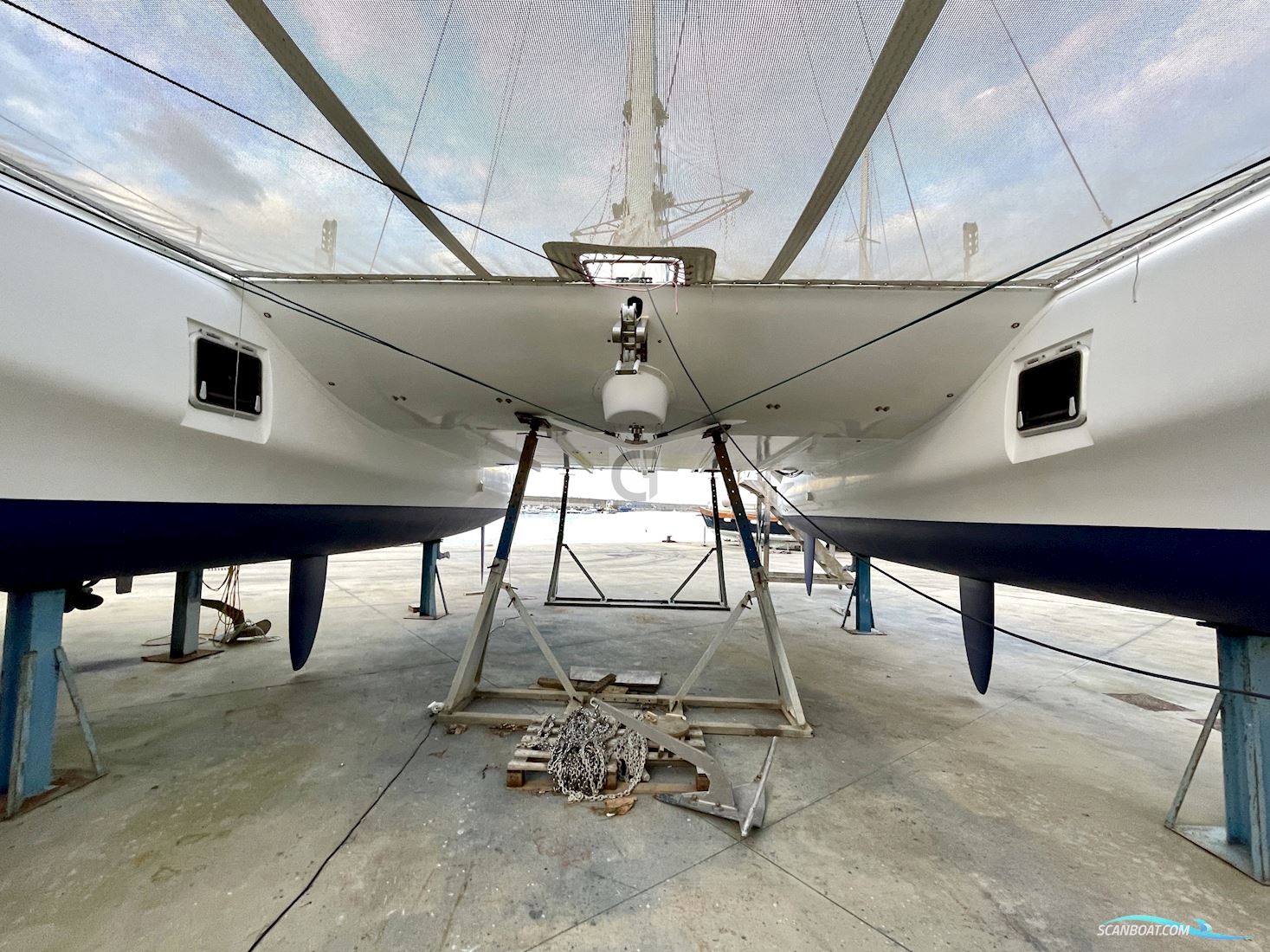 Latini Marine Cat 43