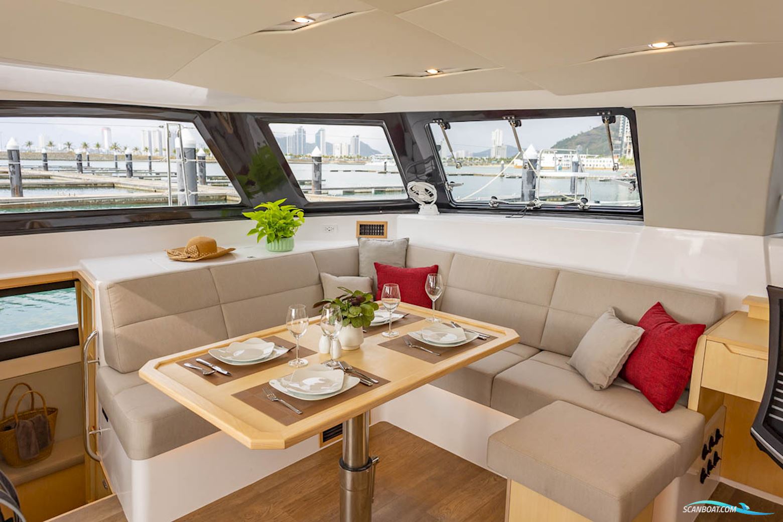 Seawind 1370