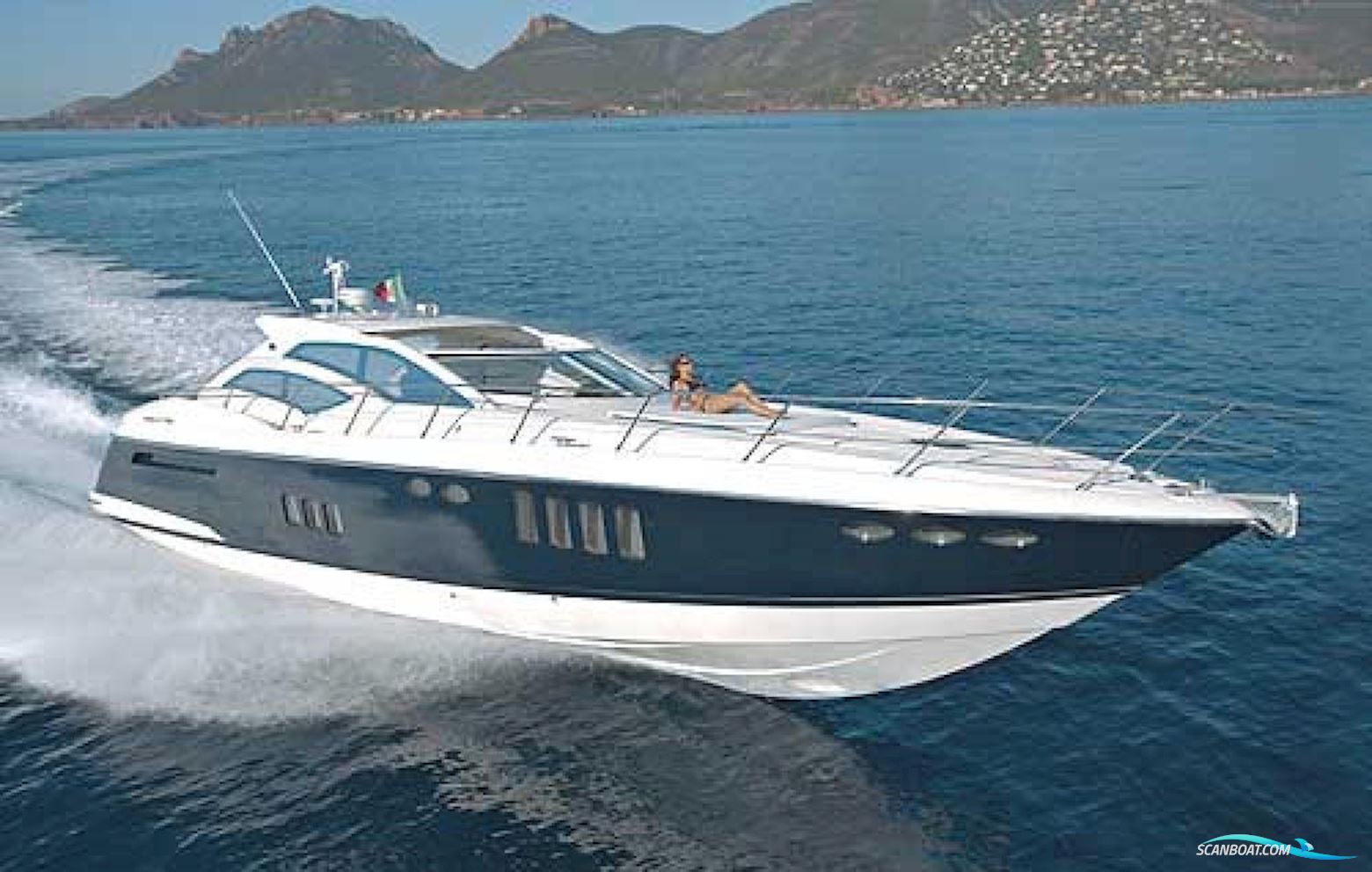Absolute 56 HT Motor boat 2011, with Volvo Penta Ips 600 engine, Italy