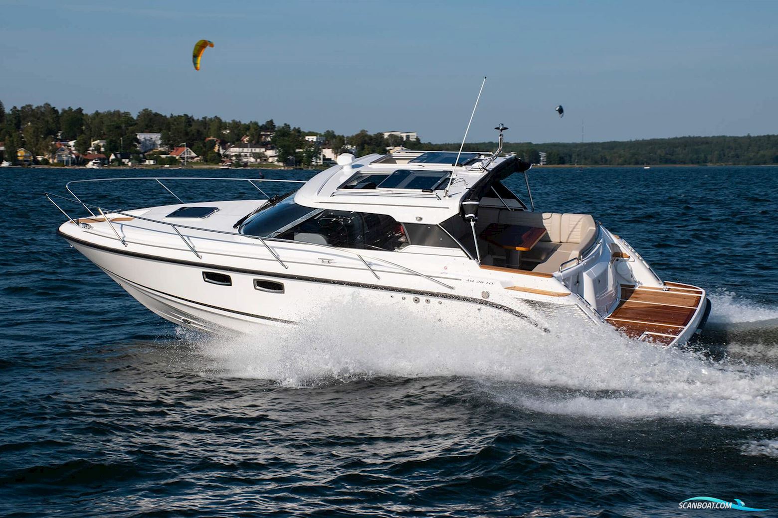 Aquador 28 HT Motor boat 2022, with Mercury Diesel V6-270 hk engine, Sweden