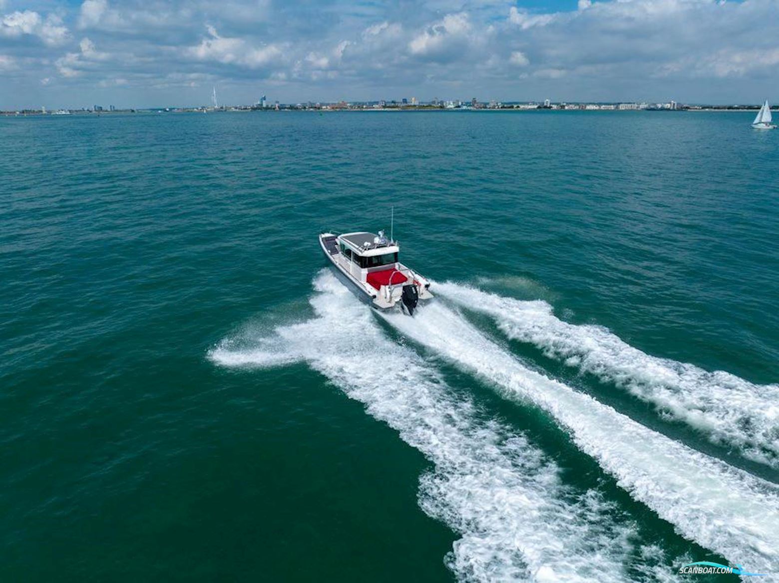 Axopar 28 Cabin Motor boat 2019, with Mercury engine, United Kingdom