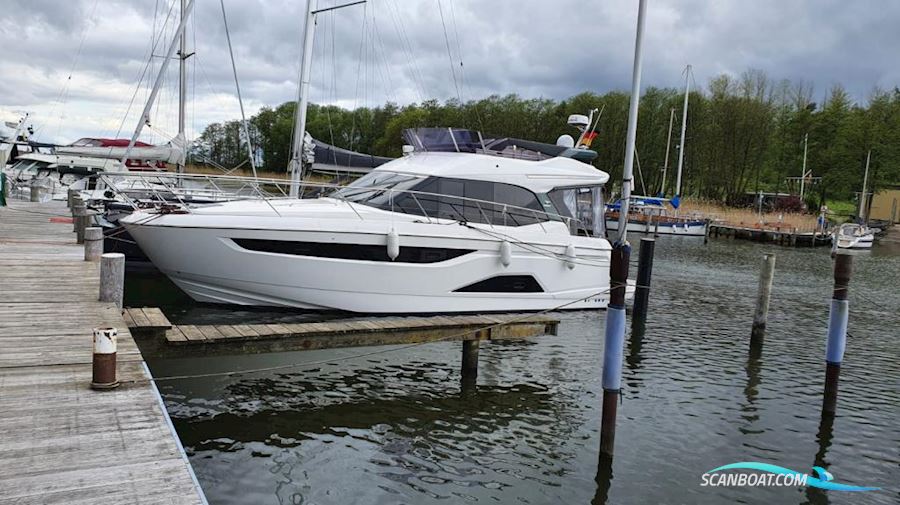 Bavaria R 40 Fly Motor boat 2017, with Volvo Penta D 6/370 Evc engine, Germany