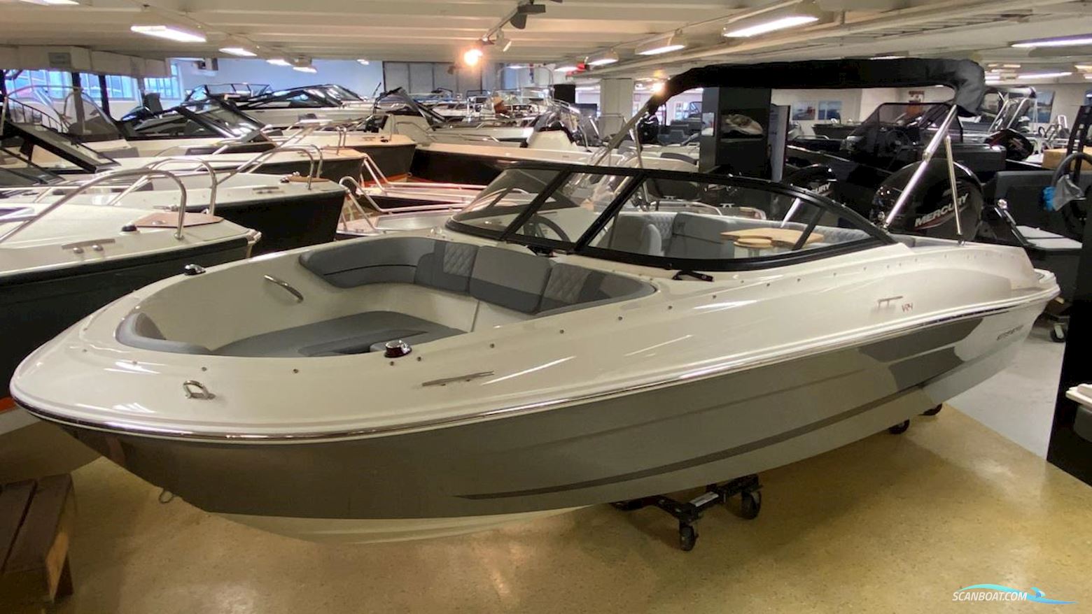 Bayliner VR 4 OE Motor boat 2022, with Mercury engine, Sweden