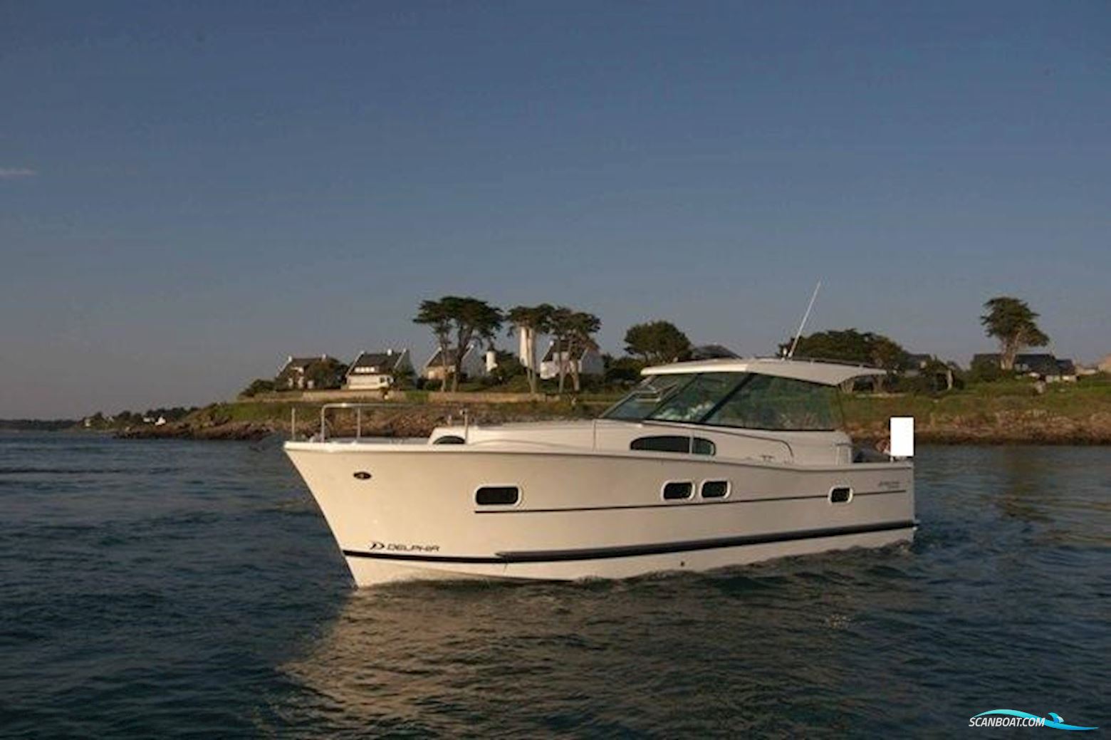 Delphia Escape 1050 Motor boat 2013, with Nanni Diesel engine, Italy