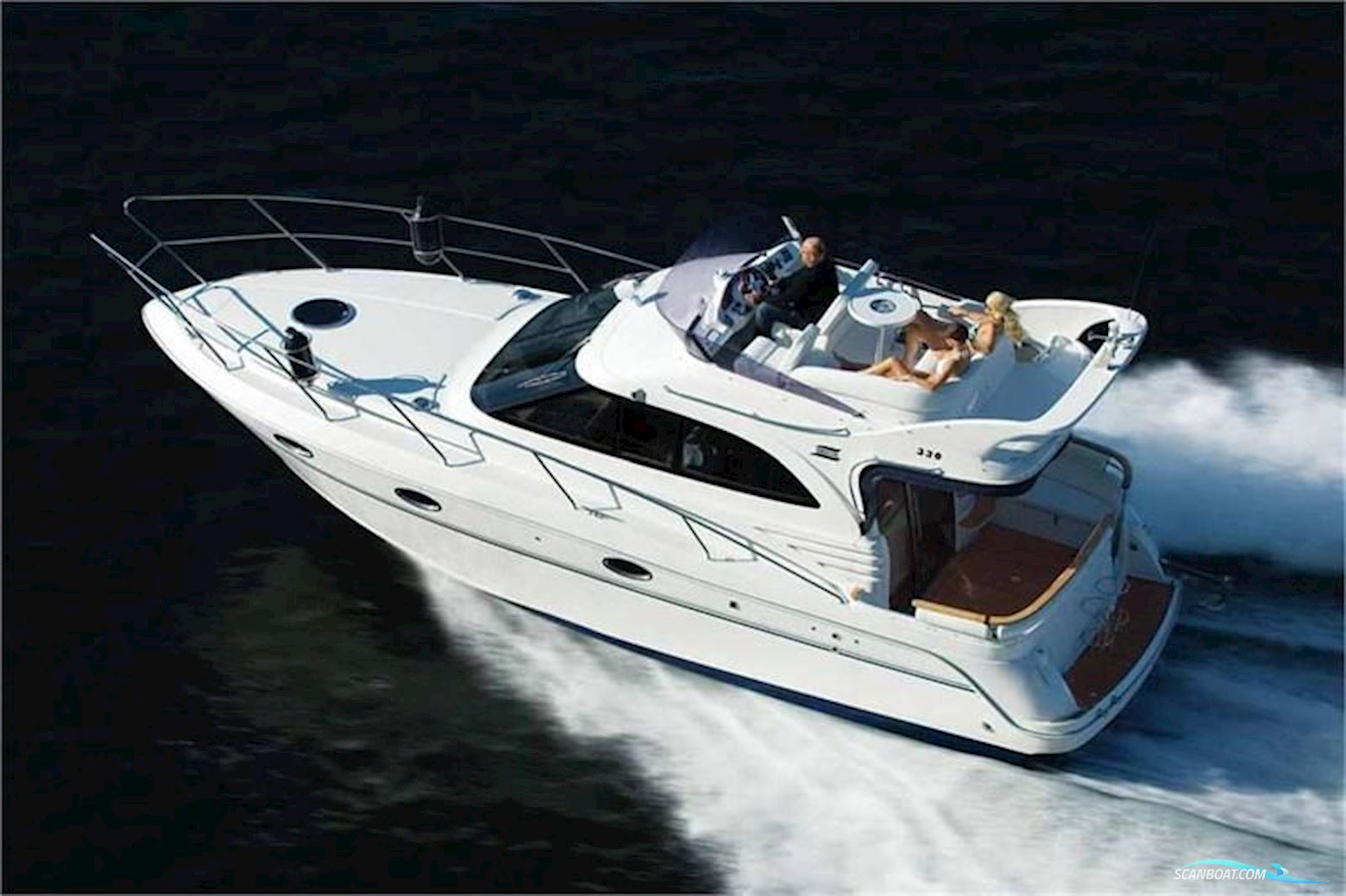 Galeon 330 Motor boat 2006, with Volvo Penta D4 engine, Italy