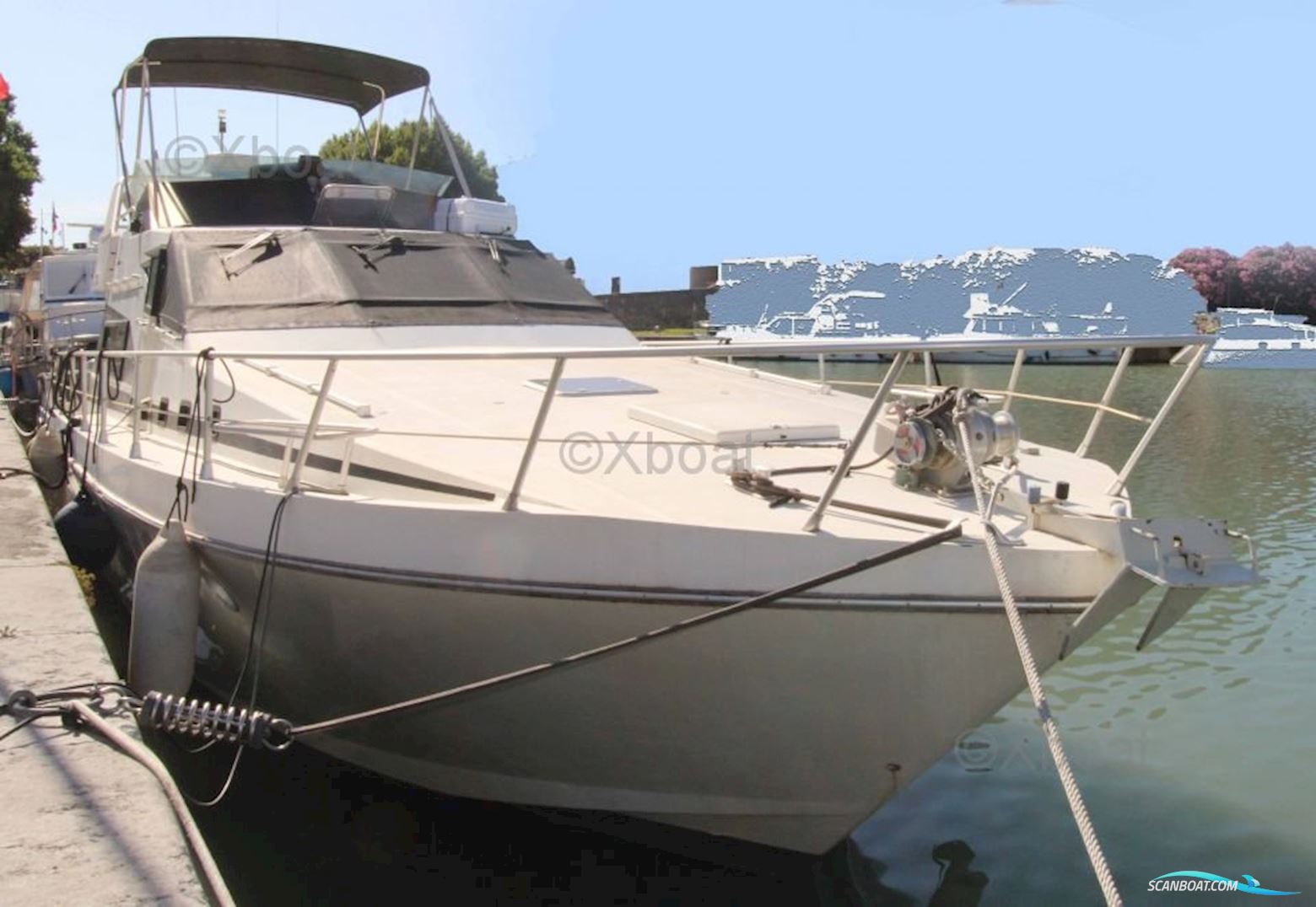 Guy Couach 1501 Fly Motor boat 1990, with GM engine, France