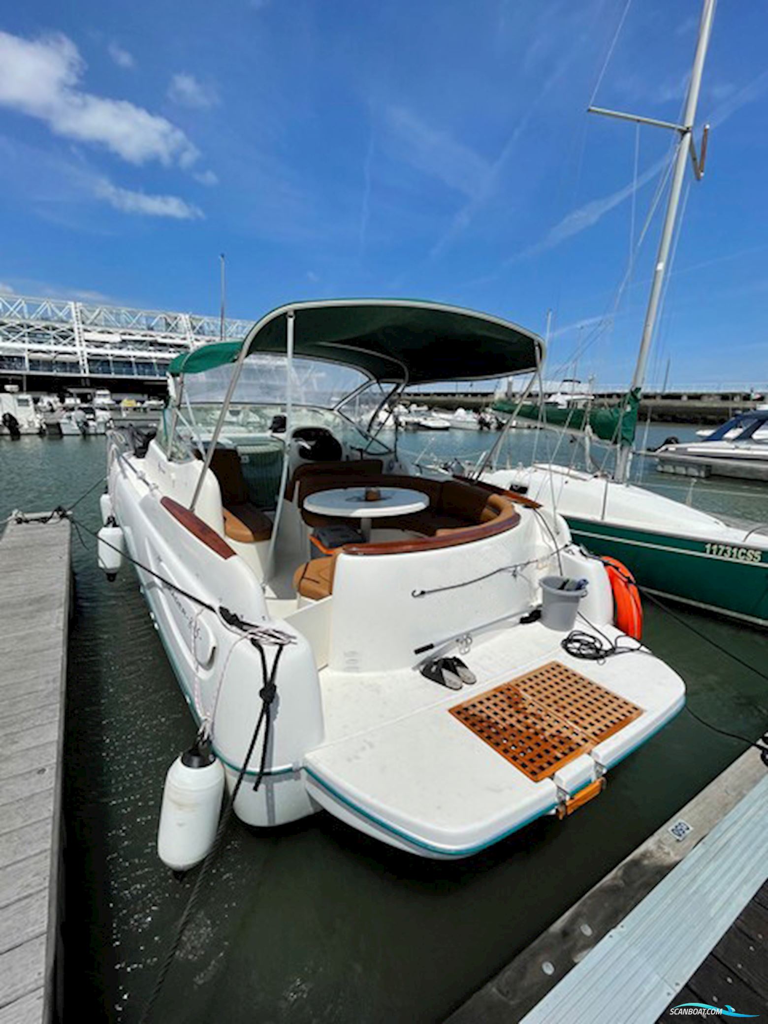Jeanneau Leader 805 Motor boat 2002, with Volvo Penta 5.7Gxi-C engine, Portugal