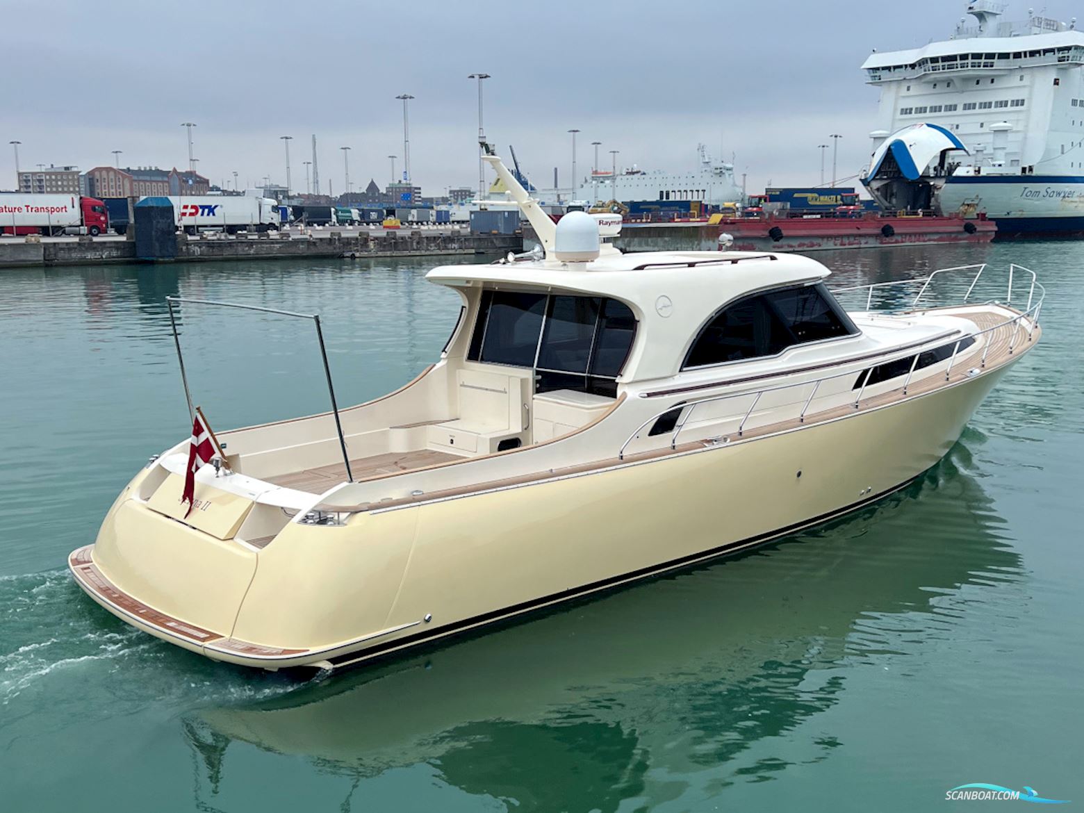 Mochi Craft 51 Dolphin Motor boat 2004, with Man D2848 LE 401 engine, Denmark