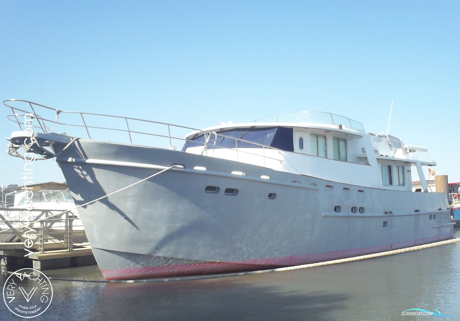 Pacific Trawler 72 Motor boat 2006, with Caterpillar C12 engine, France