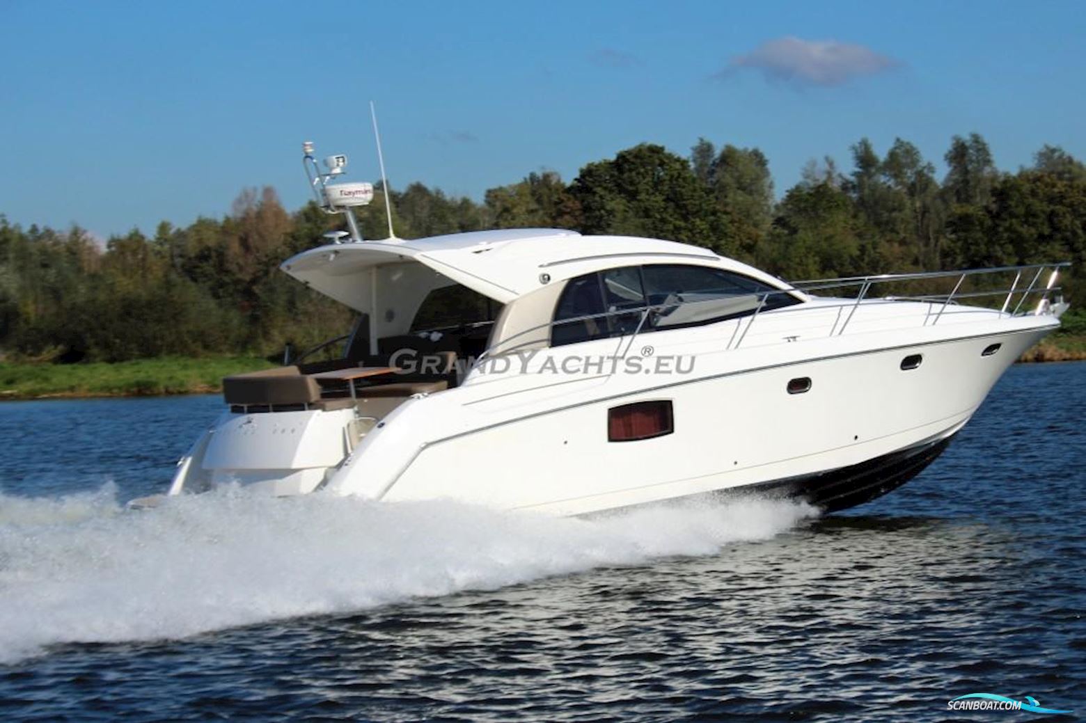 Prestige 38S Motor boat 2010, with Cummins engine, The Netherlands