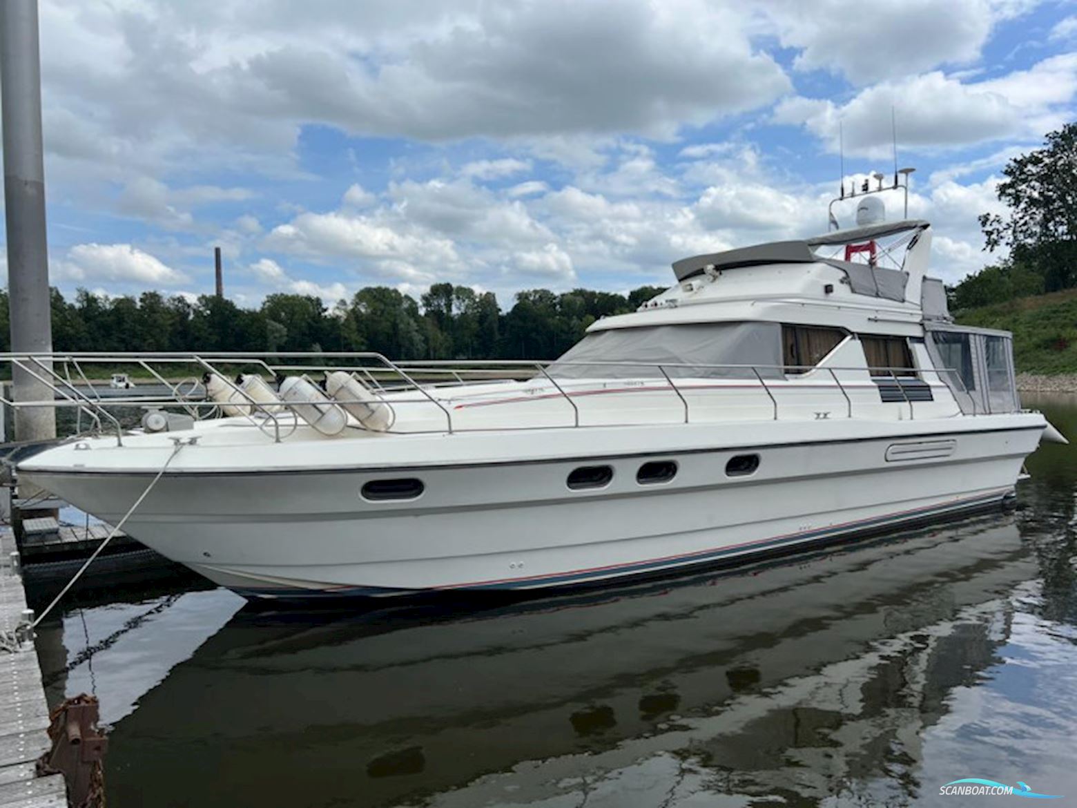 Princess 45 Fly Motor boat 1990, with Caterpillar 3208 Diesel engine, The Netherlands