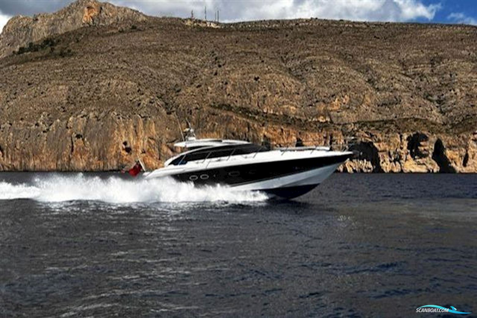 Princess V42 Motor boat 2011, with 2 x Volvo D6-370 engine, United Kingdom