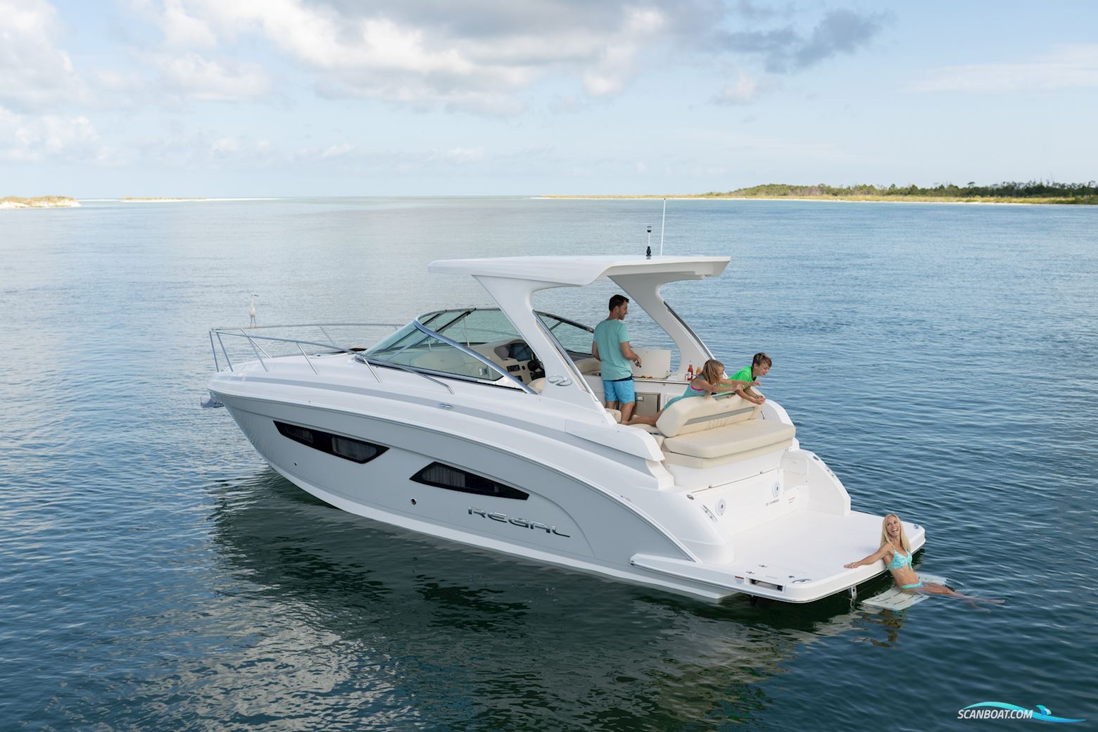 Regal 33X Premium Cruiser Motor boat 2023, with  Volvo Penta engine, Denmark