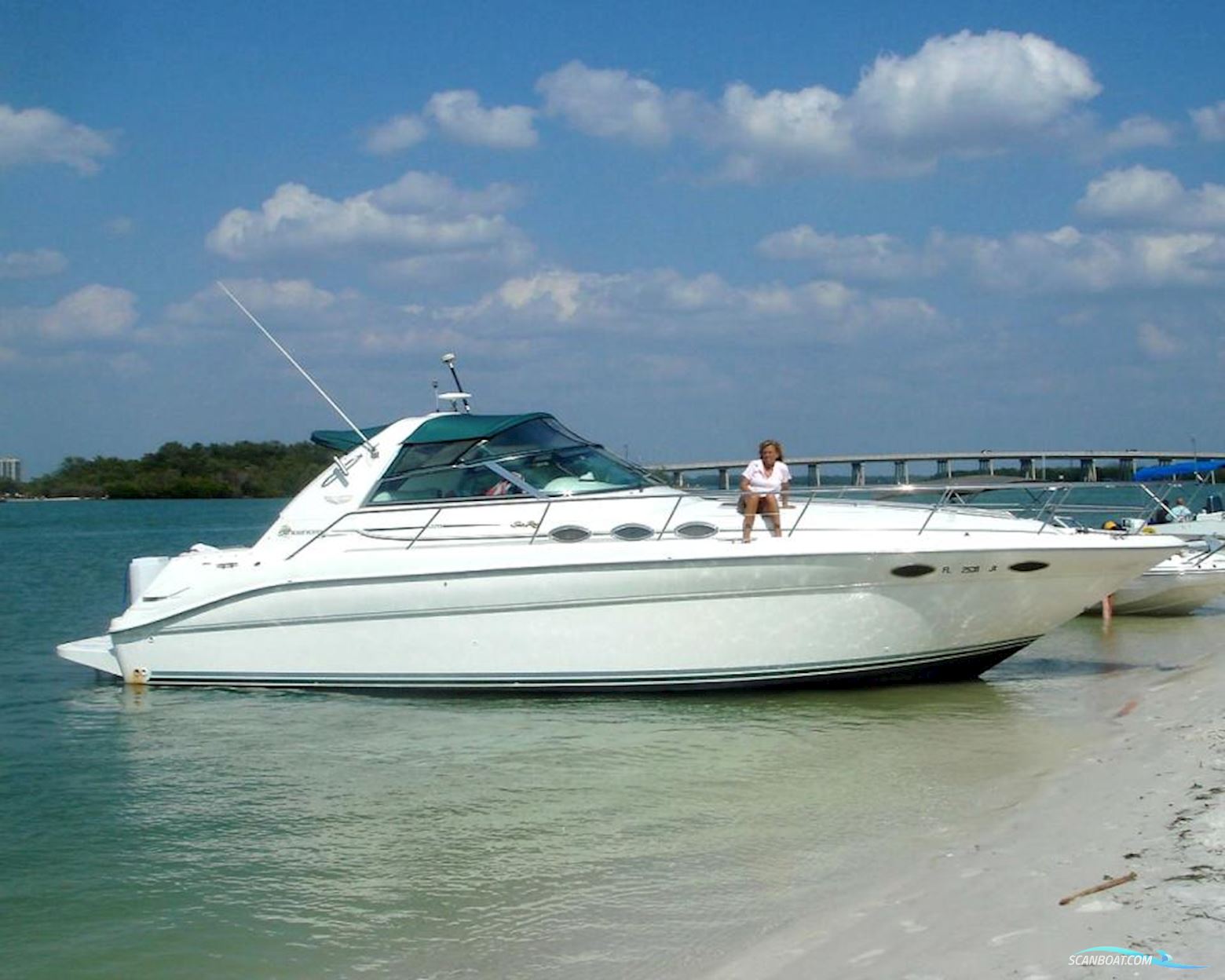 Sea Ray 370 Sundancer Motor boat 1996, with Mercruiser engine, Germany