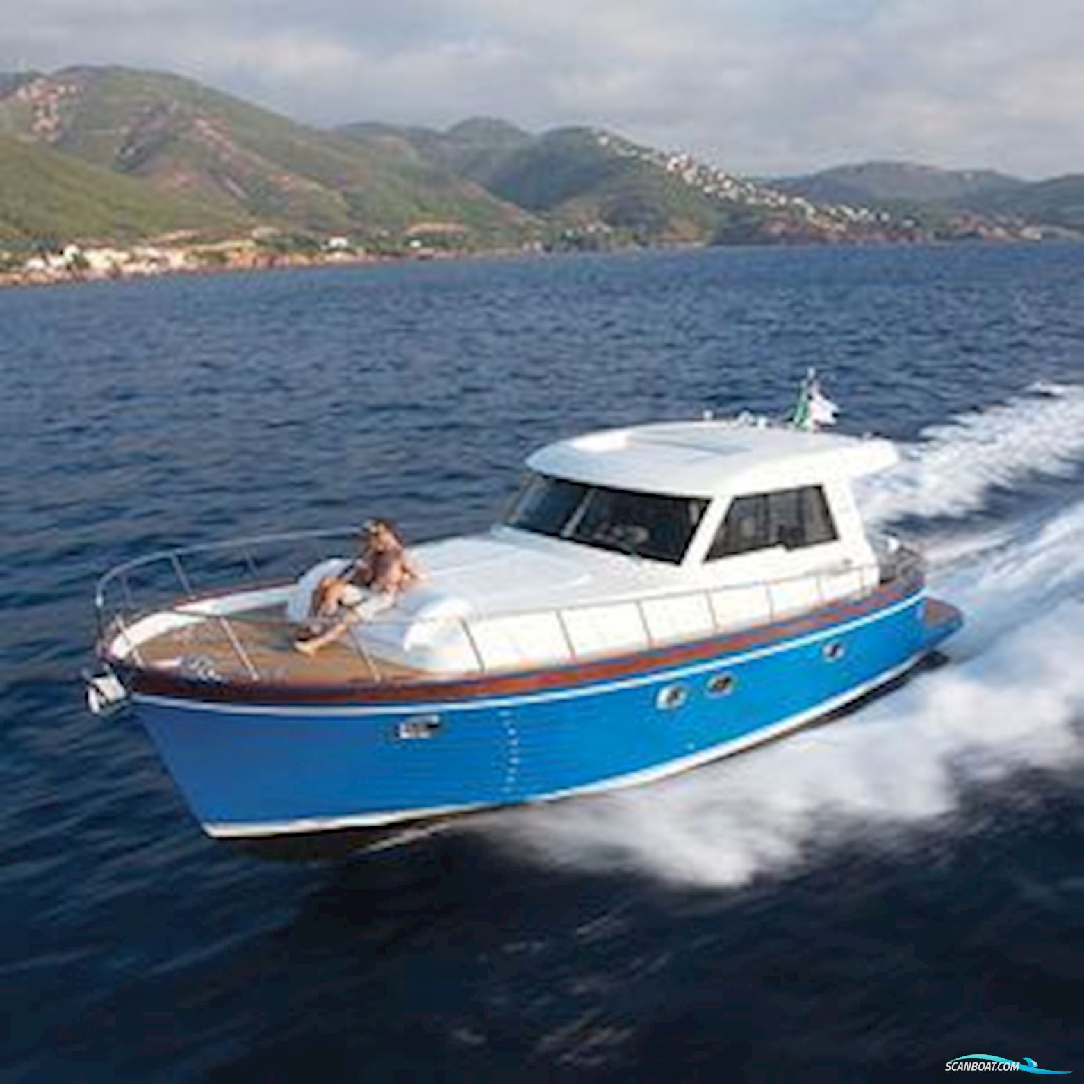 Solare 40 Classic Motor boat 2004, with Yanmar engine, Italy