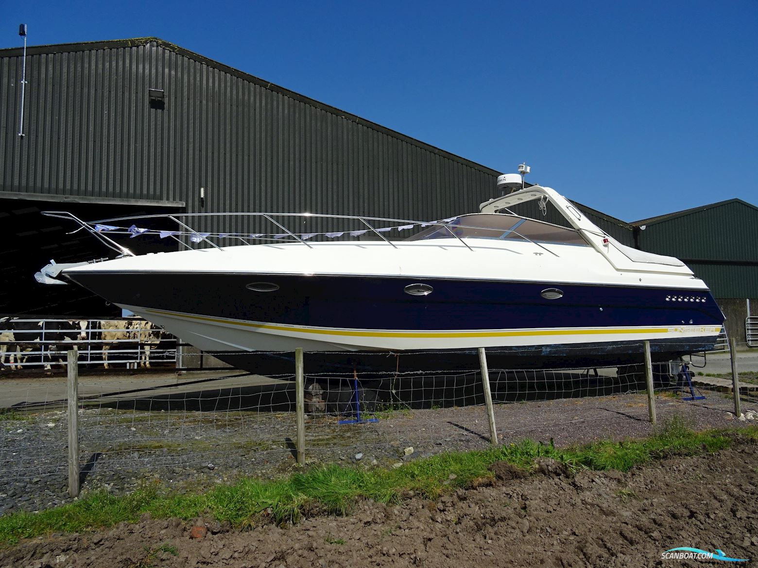 Sunseeker Martinique 38 Motor boat 1992, with Volvo engine, United Kingdom