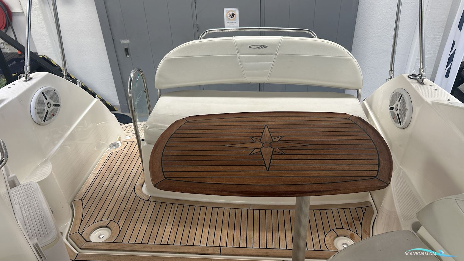  Maxum 2400 SE