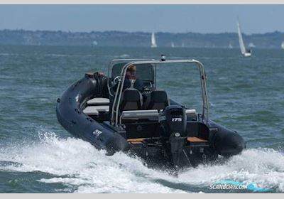 7.6 Motorbåd 0, med Suzuki motor, England