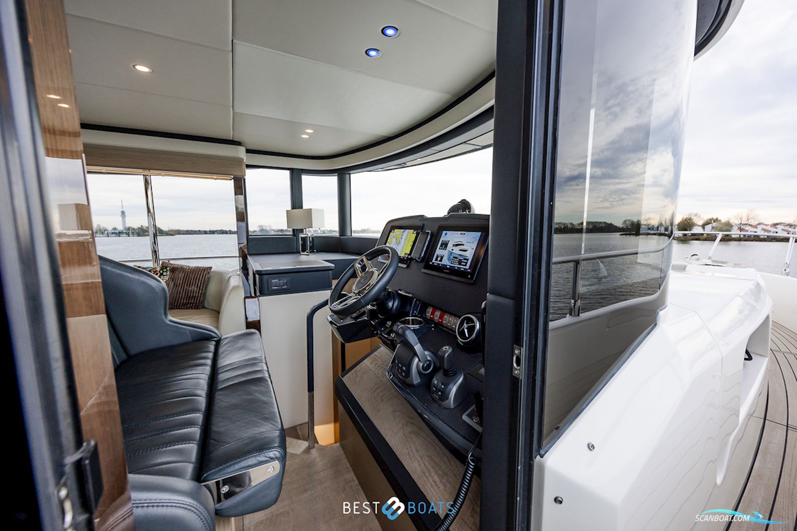 Absolute  Navetta 52