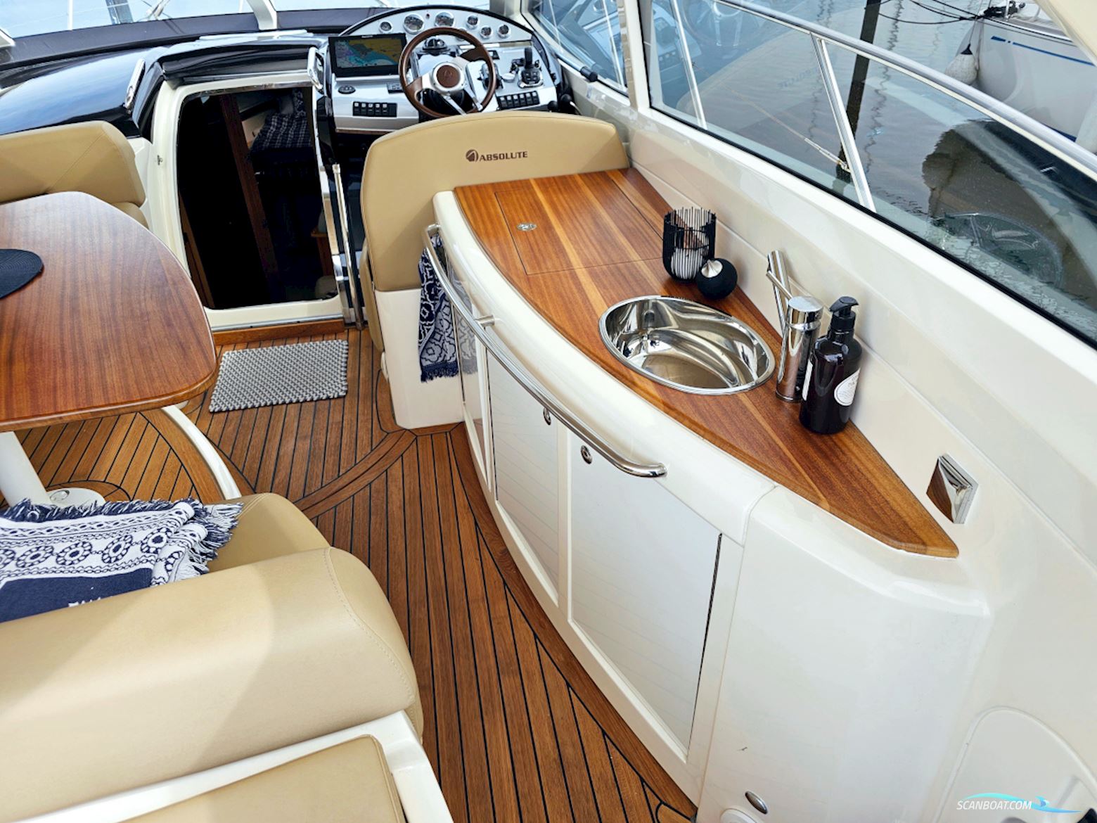 Absolute 47 HT Volvo Penta IPS-600