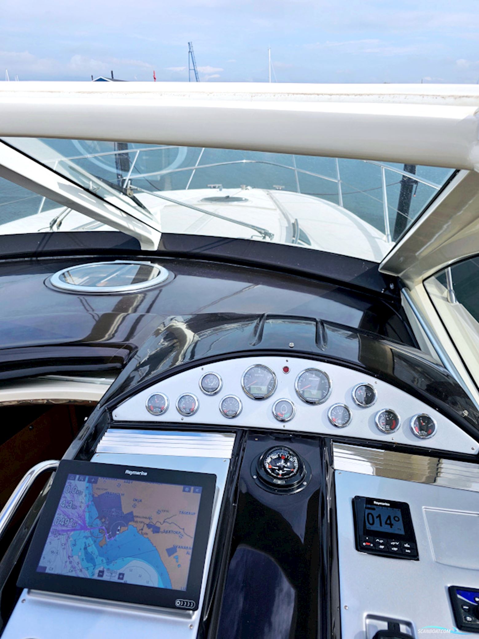 Absolute 47 HT Volvo Penta IPS-600