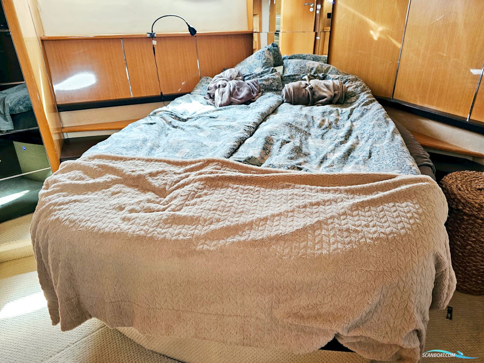 Absolute 47 HT Volvo Penta IPS-600