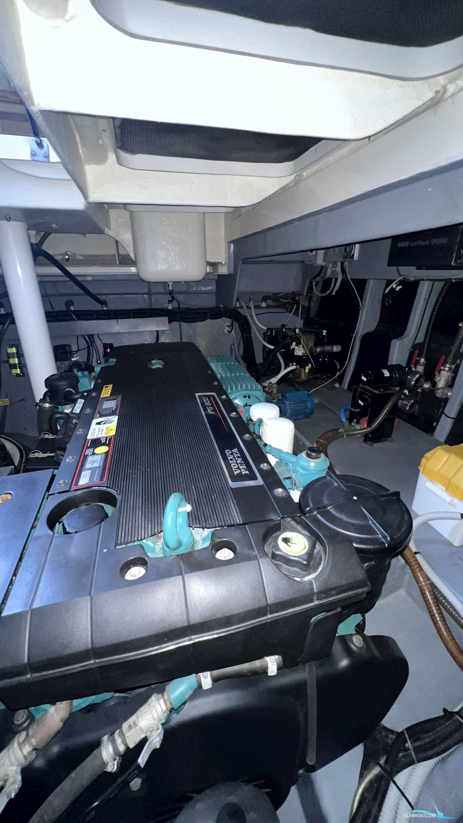 Absolute 52 HT - 2010 - IPS 600