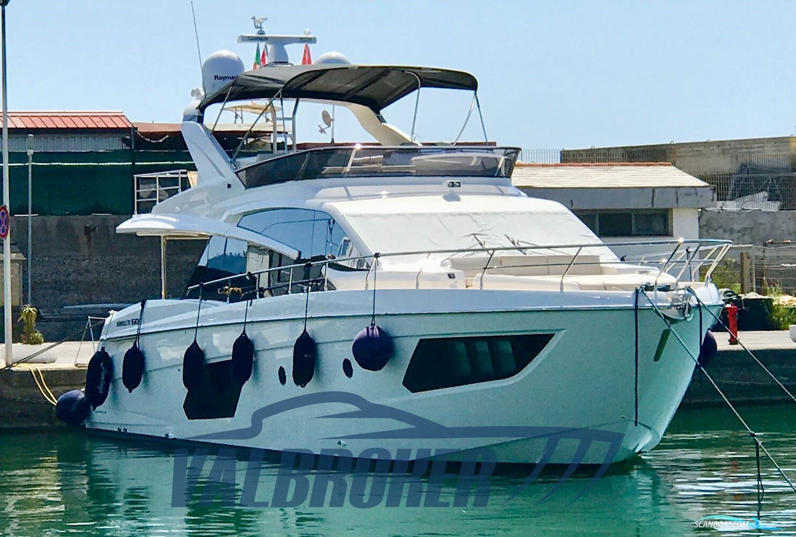 Absolute 60 Fly Motorbåd 2017, med Volvo Penta D11 Ips950 motor, Italien