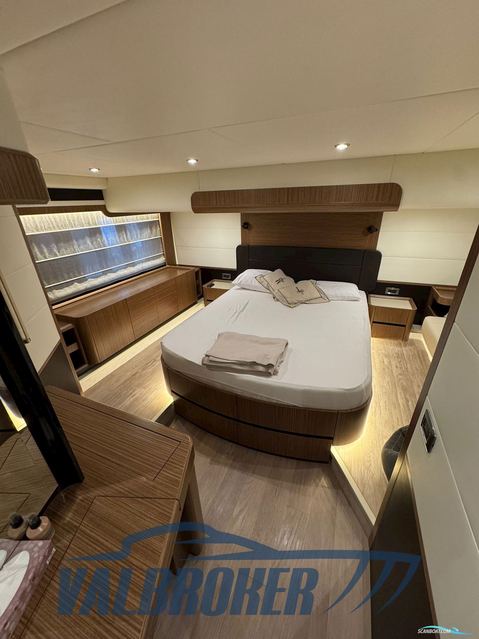 Absolute Navetta 52
