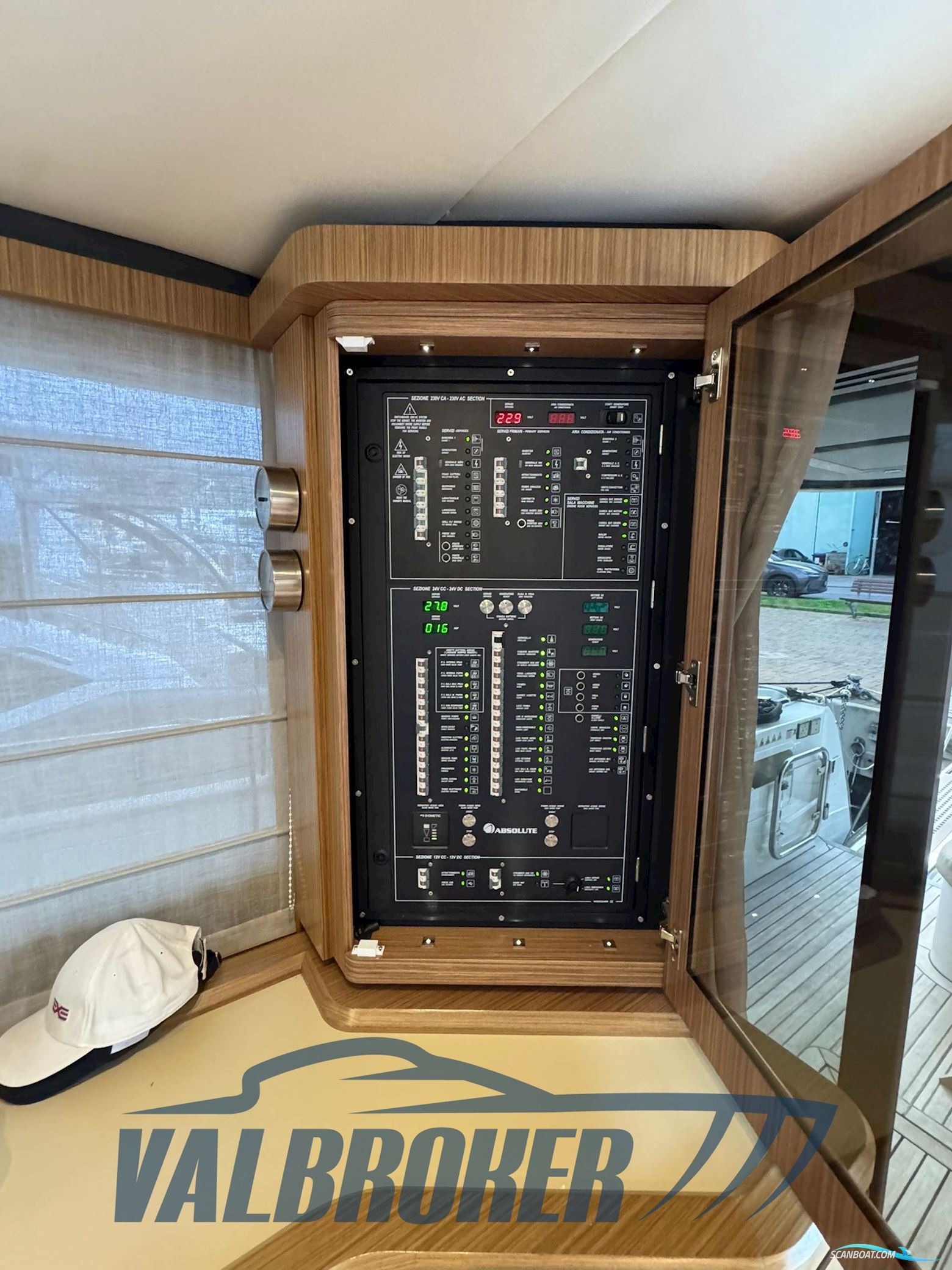 Absolute Navetta 52