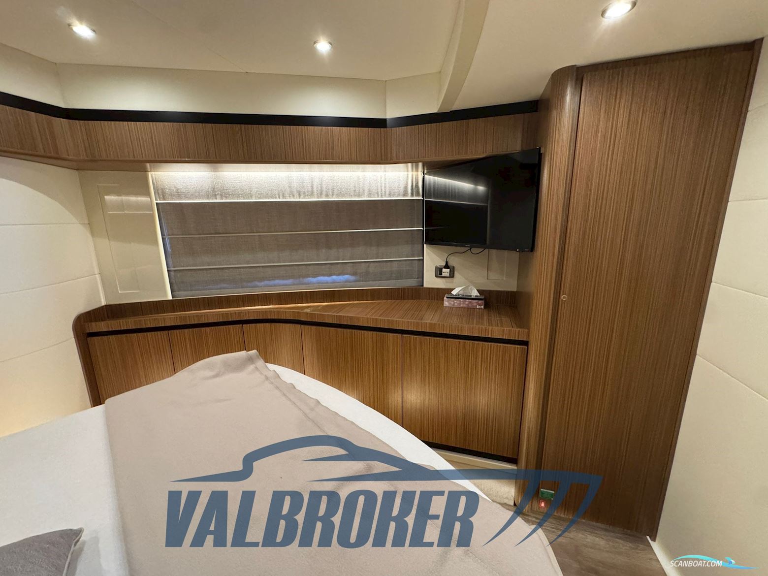 Absolute Navetta 52