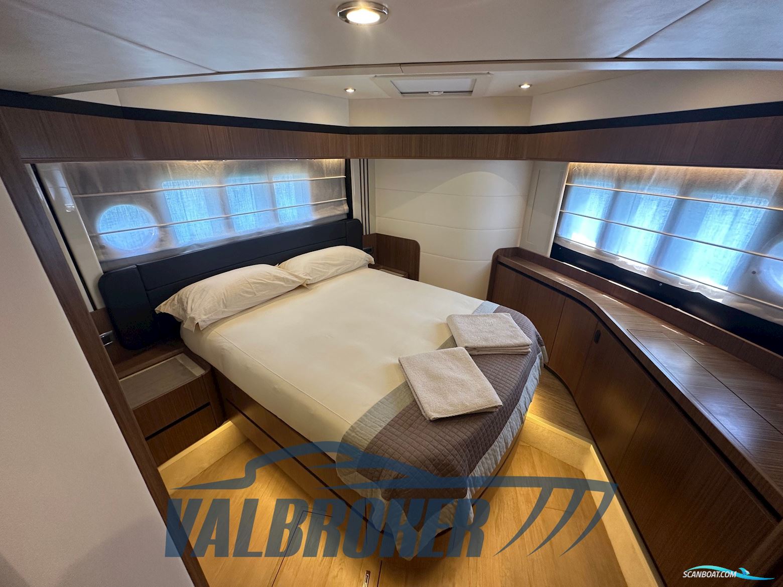 Absolute Navetta 52
