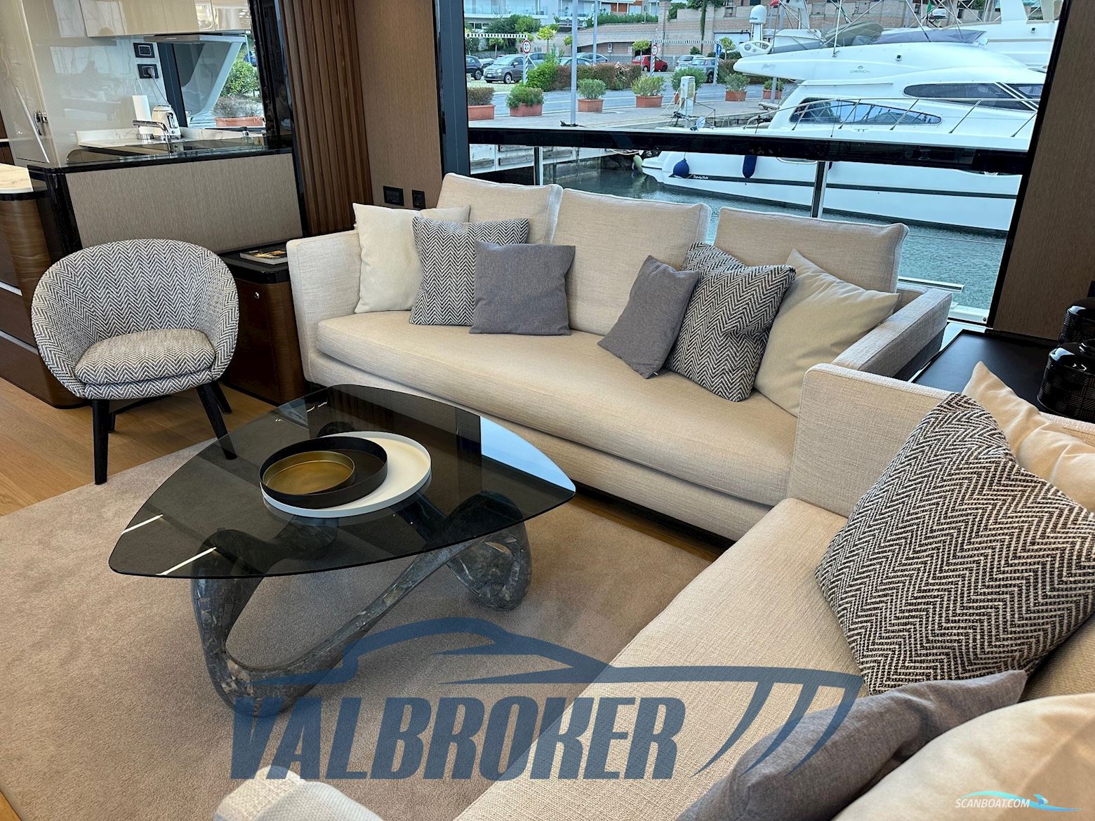 Absolute Navetta 68