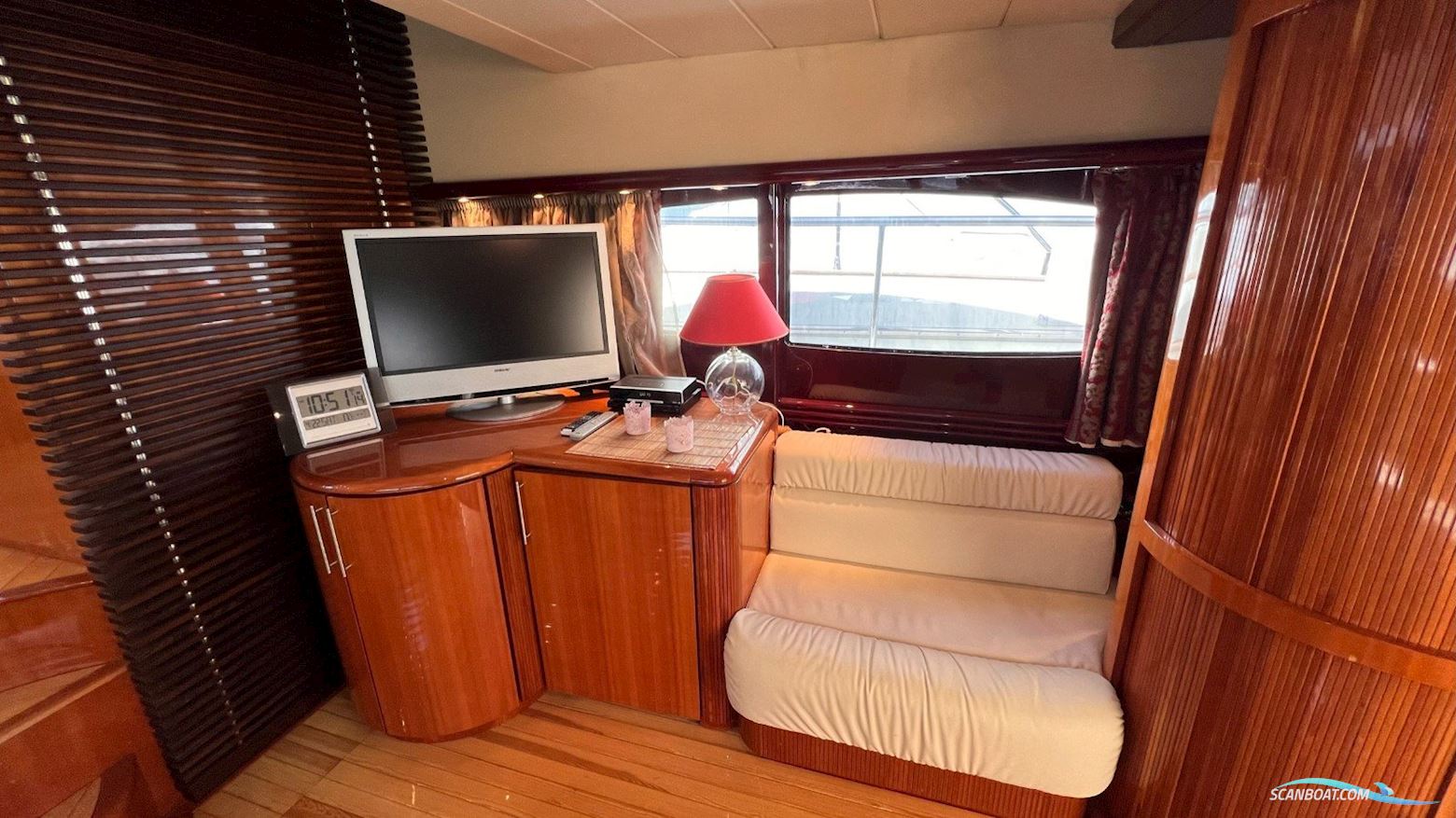 ADMIRAL 62 FLY - MODEL 2001