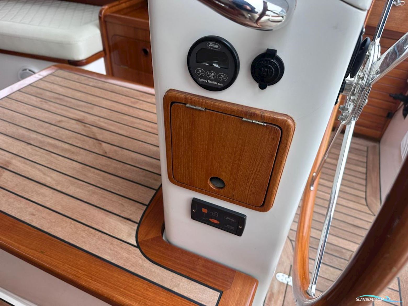 Admirals Tender  31 Fineliner by Van der Stadt