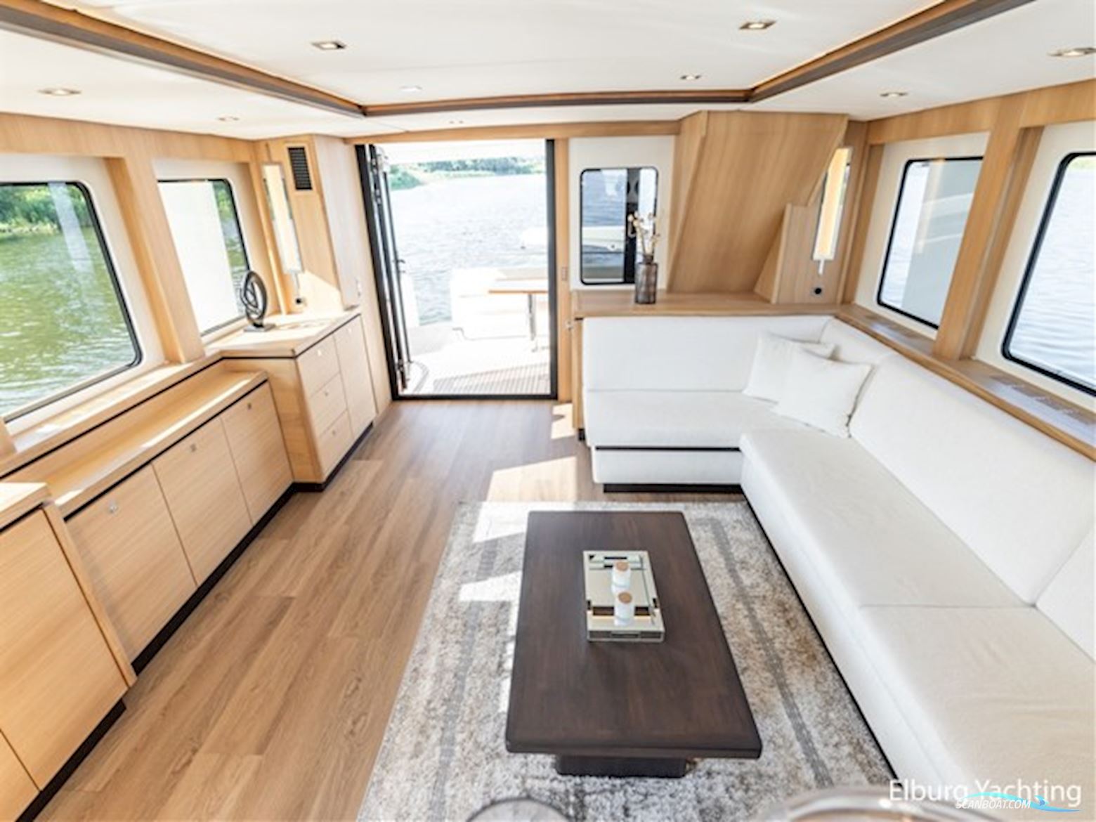 Alm Grand Voyager 65