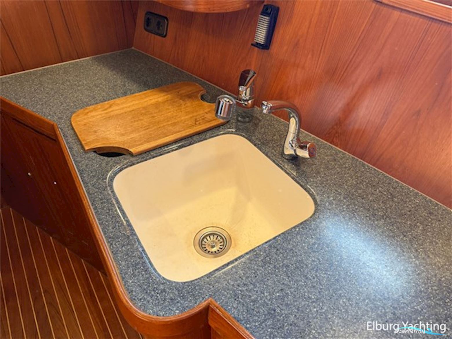 Altena 45 Blue Water Trawler - Stabilizers