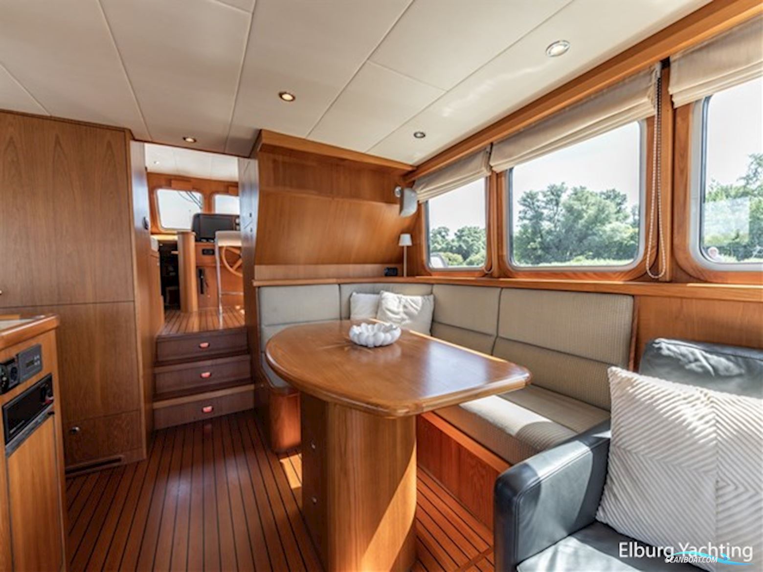 Altena 53 Custom Trawler - Stabilizers
