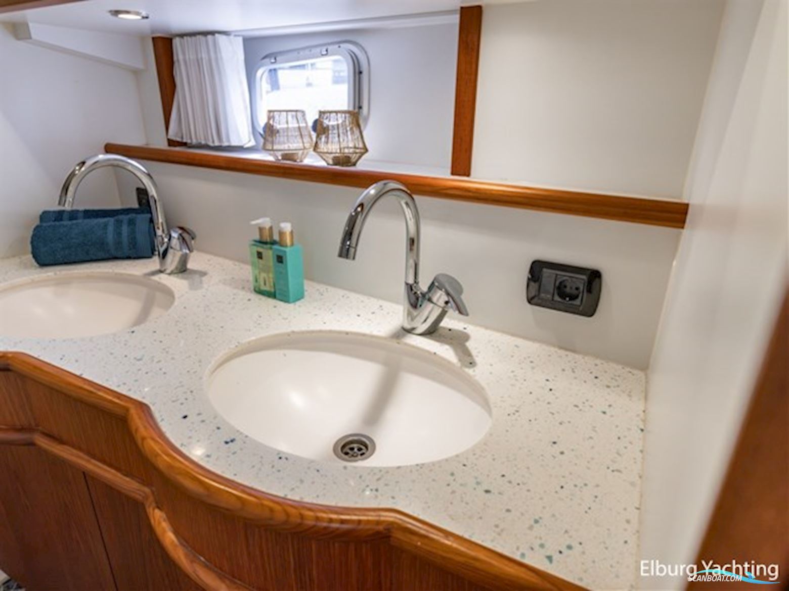 Altena 53 Custom Trawler - Stabilizers