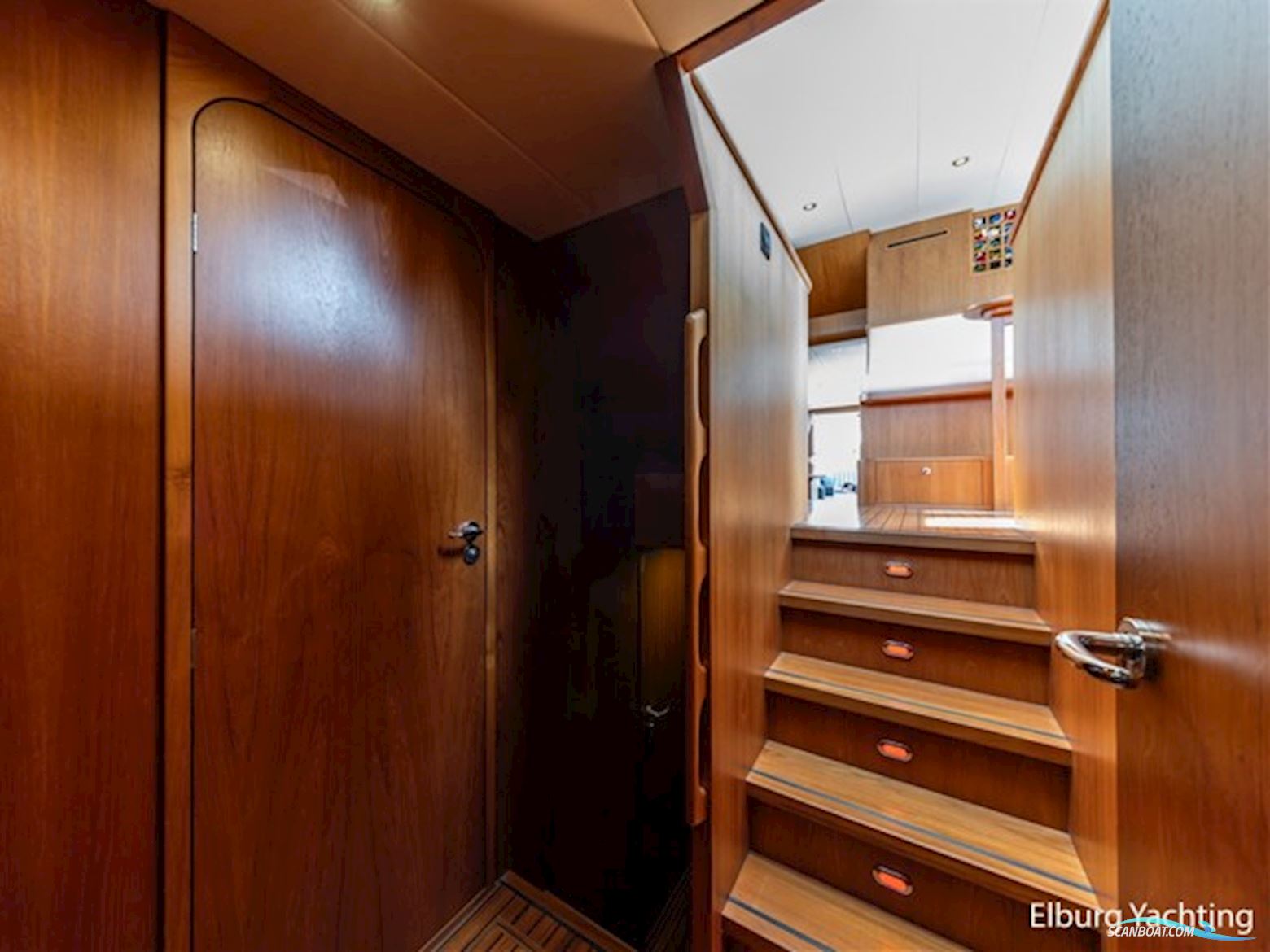 Altena 53 Custom Trawler - Stabilizers