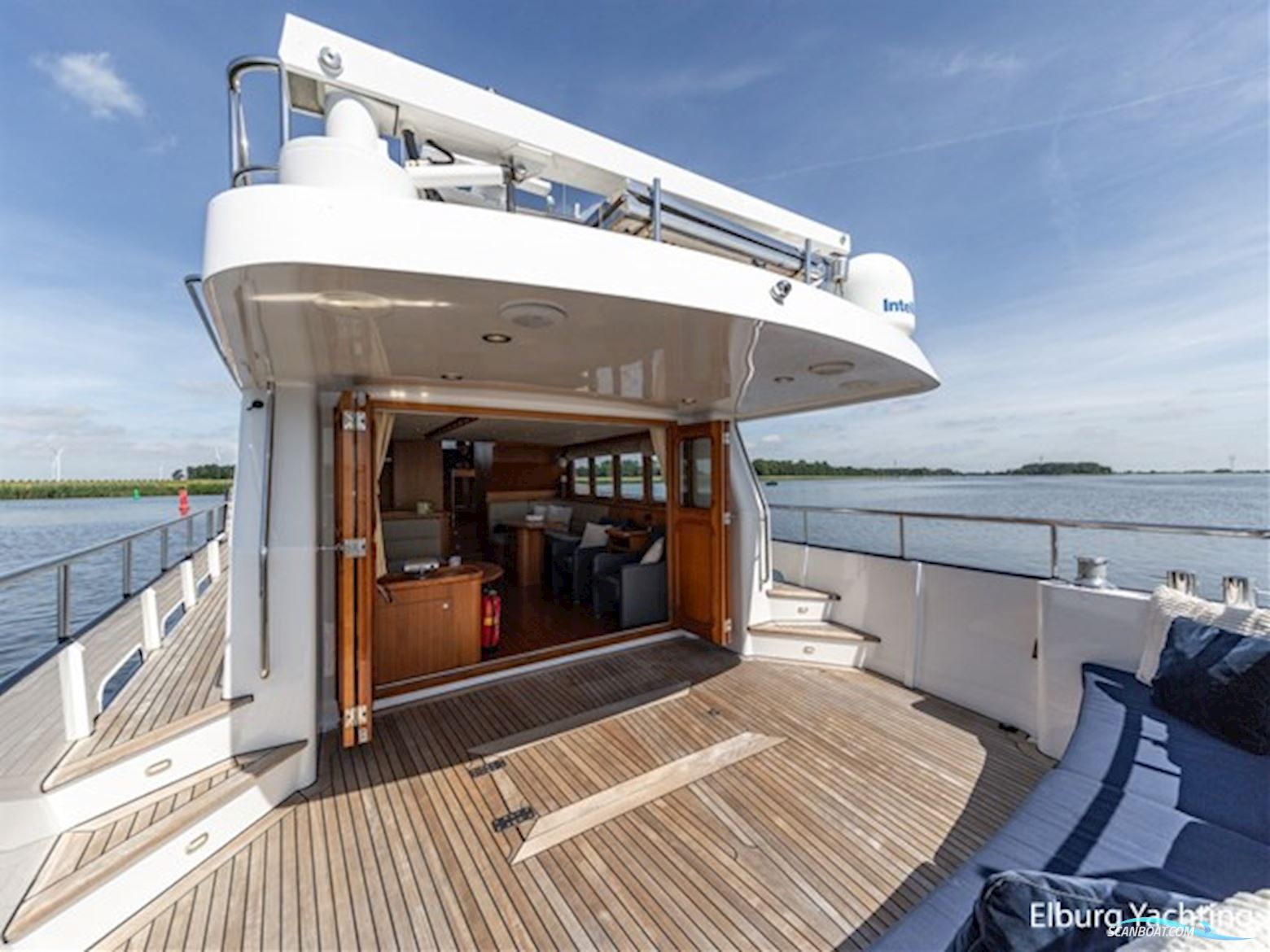 Altena 53 Custom Trawler - Stabilizers