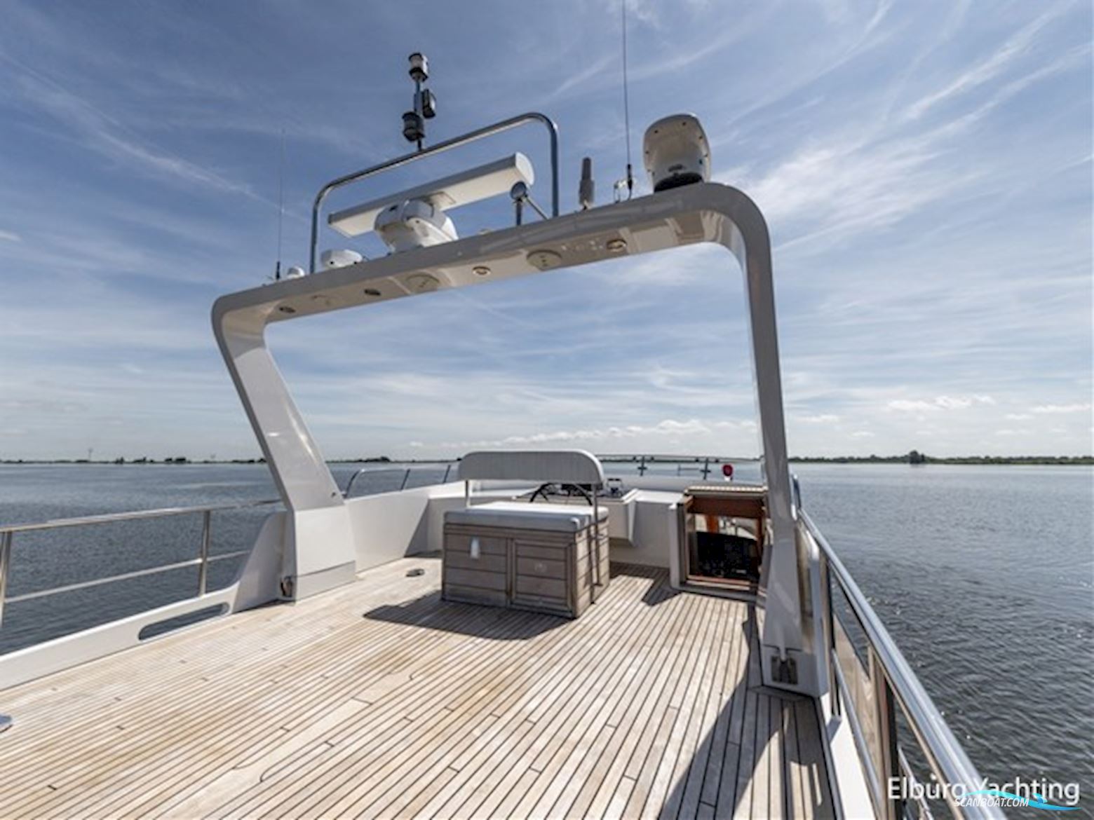Altena 53 Custom Trawler - Stabilizers